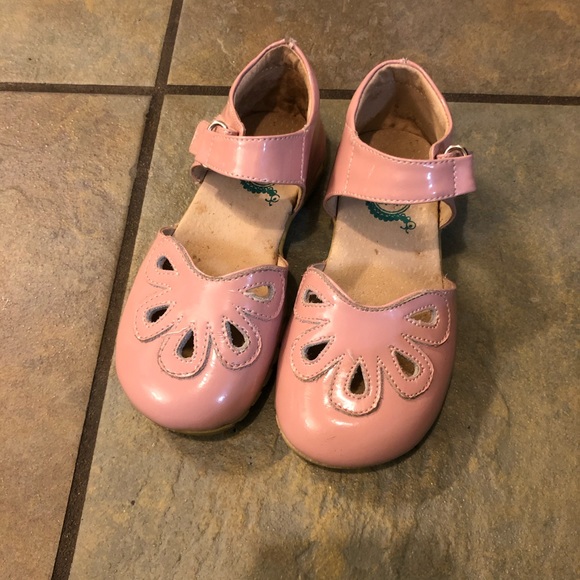 livie and luca pink petals